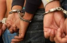 Trei bărbați reținuți după ce au sechestrat o tânără de 22 de ani