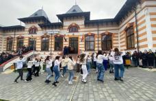 Flashmob anti-Bullying organizat la Colegiul Național „Grigore Ghica” Dorohoi - FOTO