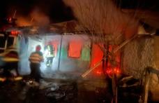 Au rămas fără casă în prima zi de Crăciun. Dramă pentru o familie cu cinci copii și bunica lor - FOTO