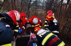 Misiune contracronometru la Dorohoi după ce un bărbat a căzut într-o fântână. Un localnic i-a auzit strigătele de ajutor - FOTO