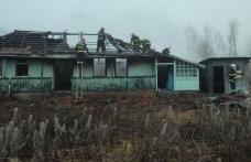 Casa unui bărbat din județul Botoșani a fost distrusă în urma unui incendiu