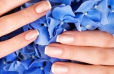 Tratamente naturiste pentru unghii îngălbenite