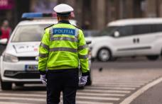 Sancționat de polițiști după ce a fost depistat în timp ce transporta persoane în regim taxi