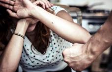 Doi bărbați reținuți pentru violență în familie