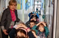 Exercițiu de evacuare la Seminarul Teologic Liceal Ortodox „Sfântul Gheorghe” Botoșani - FOTO
