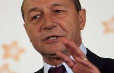Traian Băsescu vrea organizarea României în 8 sau 12 judeţe până la sfârşitul anului
