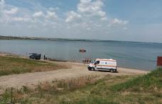 Bărbat de 40 ani, dispărut în Lacul de acumulare Stânca-Costeşti. Pompierii îl caută cu bărcile - FOTO