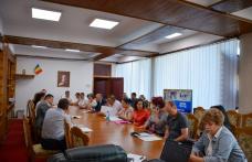 Ședință la Prefectură cu membrii comisiilor de verificare a centrelor rezidențiale destinate persoanelor vârstnice - FOTO