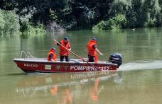 Autorități în alertă! Tânăr de 16 ani care ar fi intrat în apele râului Prut, căutat de pompieri - FOTO