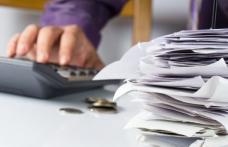 Doi tineri din județul Iași reținuți după ce au înșelat o firmă din Botoșani