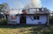 Incendiu la Ibănești. O casă a luat foc cu proprietara înăuntru - FOTO