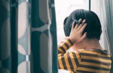 Copiii și adulții cu autism vor beneficia de la 1 octombrie de terapie decontată de CNAS