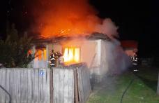 În prag de iarnă o femeie de 77 de ani a rămas fără acoperiș deasupra capului