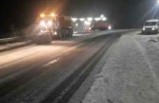 Atenție șoferi! Se circulă în condiții de iarnă pe mai multe sectoare de drum din zonele înalte!