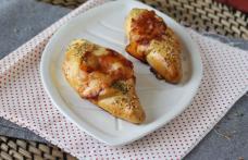 Rulouri umplute cu sos de roșii, șuncă și mozzarella 