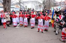 În prag de sărbători, social-democrații botoșăneni au fost colindați de peste 800 de păstrători ai obiceiurilor şi datinilor străbune - FOTO