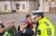 Peste 300 de activități de informare, în rândul elevilor, efectuate de polițiștii botoșăneni