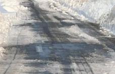 Unul din cele două drumuri județene închise din cauza zăpezii a fost redat circulației