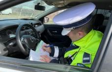 Un bărbat de 73 de ani a urcat la volan deși avea permisul anulat din anul 2023