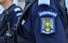 Bărbat beat sancționat cu aproape 3000 de lei de jandarmi după ce a făcut scandal și a agresat trecătorii