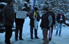 Membrii Partidului Poporului alungaţi din Piaţa Revoluţiei