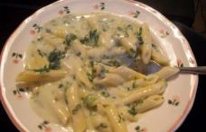 Penne quattro formaggi cu spanac