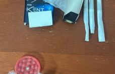 Un bărbat și o femeie urmăriți penal după ce au fost depistați cu droguri pe o stradă din Botoșani