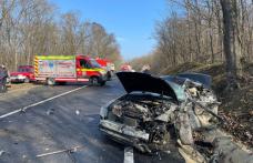 Accident la Zăicești! O persoană a ajuns la spital după impactul dintre un autoturism și un camion - FOTO