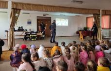 Activitate a polițiștilor din Hlipiceni, cu elevii din cadrul Școlii Gimnaziale „Dan Iordăchescu” - FOTO