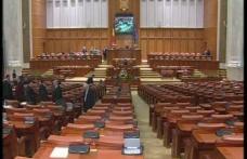 Deputaţii îşi modifică programul de lucru, din cauza vremii