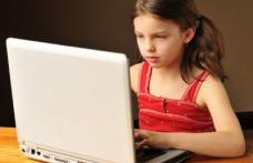 Atenție la riscurile utilizării internetului de către copii