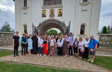Pelerinaj pedestru la Hramul Mănăstirii Gorovei - FOTO