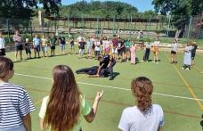 Jandarmii botoșăneni în vizită la Centrul de Agrement Codrii de Aramă de la Agafton - FOTO