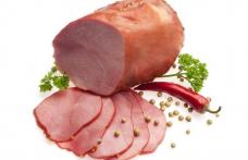 Secretul cărnii injectate: 600 g devin brusc 1 kg în galantar