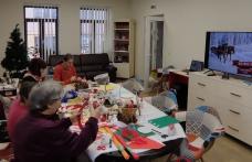Atelier creativ dedicat Crăciunului la Centrul de Zi pentru Persoane Vârstnice din Dorohoi - FOTO