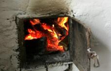 Atenție la jarul căzut din sobă: locuință din Ștefănești cuprinsă de flăcări