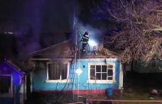 A aprins focul în sobă și a plecat de acasă. Incendiul i-a cuprins jumătate de casă