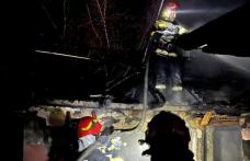 Anexă cuprinsă de flăcări la Broscăuți. Pompierii dorohoieni au intervenit pentru stingere - FOTO