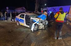 Accident cu trei victime după impactul dintre o autospecială de poliție și un tir
