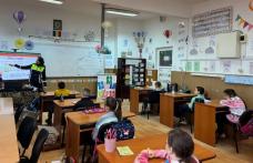 Poliţiştii botoşăneni alături de copii, în „Școala siguranţei Tedi”