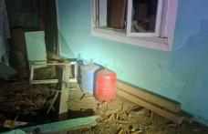 Explozie într-o locuință din județul Botoșani. Un bărbat de 72 ani a ajuns la spital - FOTO