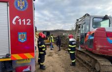 Bărbat prins sub un mal de pământ, salvat de pompierii botoșăneni