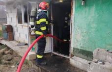 Bărbat găsit decedat în propria casă afectată de incendiu