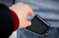 Prins de polițiști după ce a furat telefonul unui bărbat din Corlăteni, aflat în stația CFR