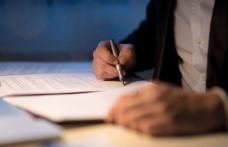 Funcționarii publici ar putea fi evaluați anual în vederea performanțelor profesionale. Proiectul a fost deja depus la Parlament