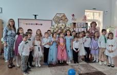 „100 de zile de școală” sărbătorite de elevii clasei pregătitoare A de la Școala „A. I. Cuza” Dorohoi - FOTO