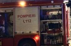 Acoperișul unei case din Dragalina a fost cuprins de flăcări noaptea trecută