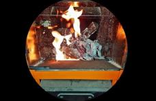 Bucătărie de vară din comuna Cordăreni cuprinsă de flăcări din cauza jarului căzut din sobă