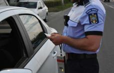 Șofer de 85 de ani amendat pentru că a condus o mașină fără numere și făra a avea documentele asupra sa