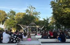 Seară de film în aer liber la Colegiul Național „Grigore Ghica”: Un eveniment de neuitat pentru elevi